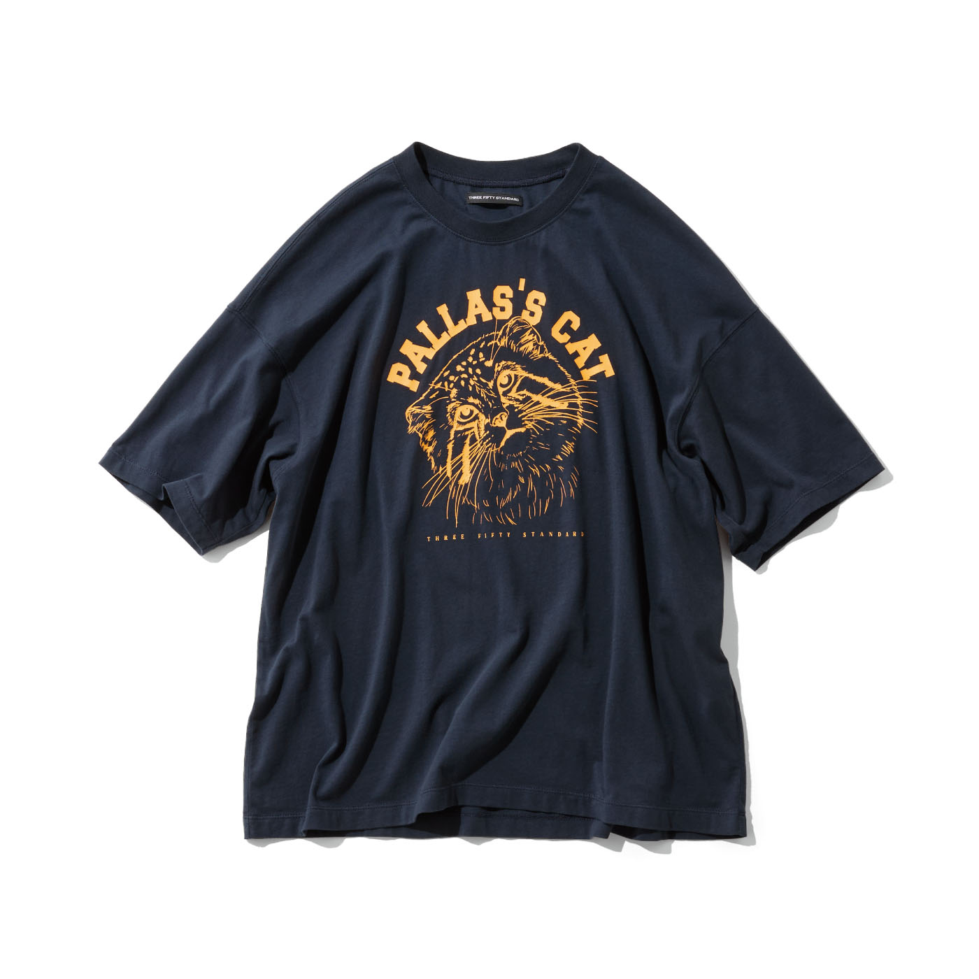 THREE FIFTY STANDARD|ボルネオの森応援 マヌルネコ Tシャツ〈ネイビー〉