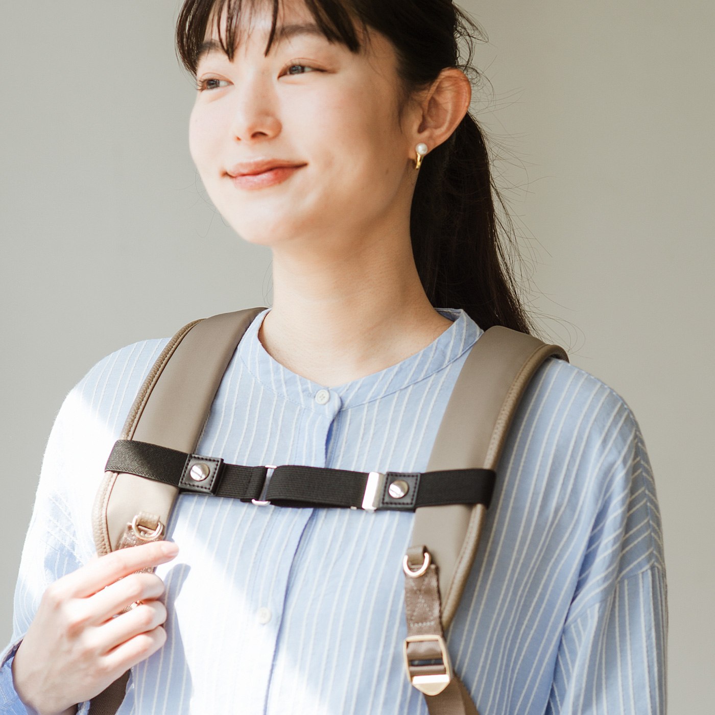L'AMIPLUS|肩ひものずり落ち防止 通勤リュックになじむチェストベルト〈ブラック〉